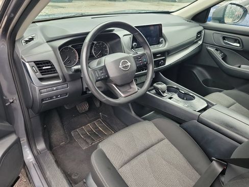 Used 2025 Nissan Rogue SV FWD image 10