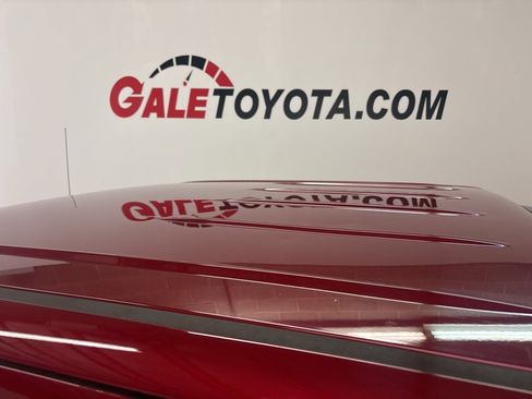 Used 2018 GMC Sierra 1500 SLT w/ SLT Premium Package image 5