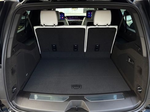New 2026 Cadillac Escalade ESV Platinum Luxury image 11