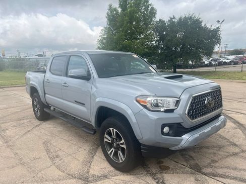 Used 2019 Toyota Tacoma TRD Sport w/ Technology Package RWD image 19