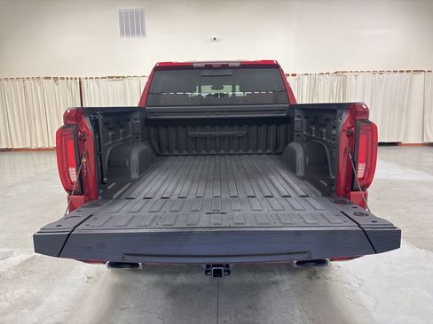 Used 2024 GMC Sierra 1500 Denali w/ Technology Package AWD/4WD image 10