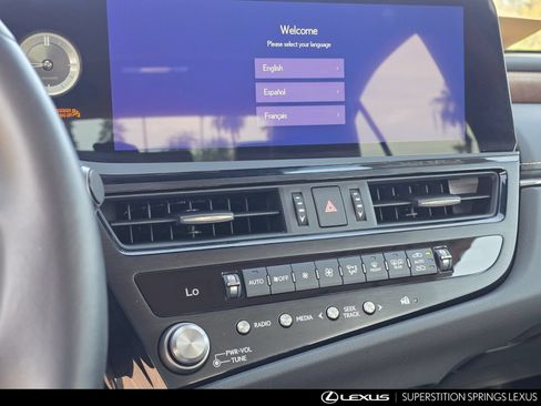Used 2025 Lexus ES 300h w/ Premium Package FWD image 19