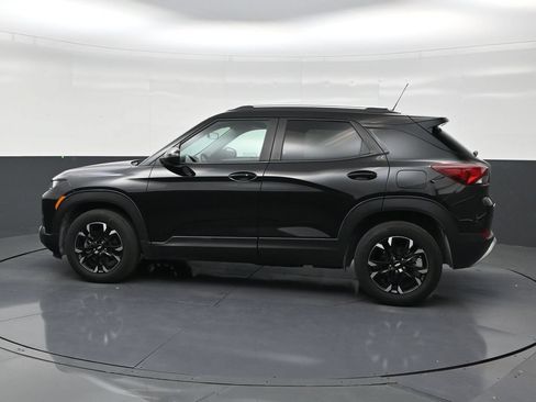 Used 2023 Chevrolet TrailBlazer LT FWD image 2