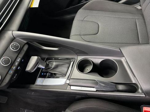New 2026 Hyundai Elantra SE FWD image 28