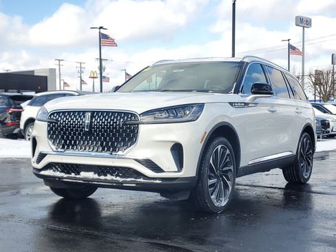 New 2026 Lincoln Aviator Reserve image 2