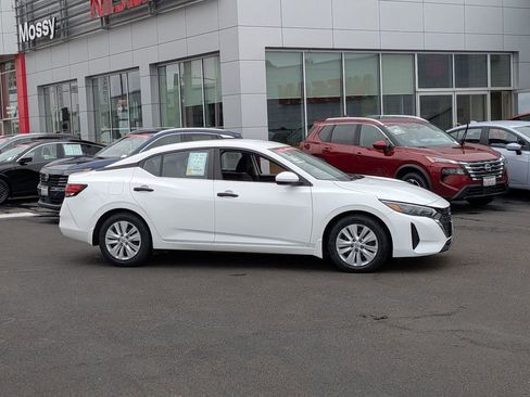 Certified 2024 Nissan Sentra S FWD image 6