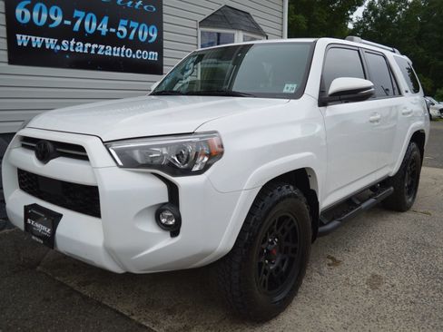 Used 2023 Toyota 4Runner SR5 Premium w/ Moonroof Package RWD image 1
