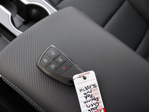 New 2026 Chevrolet Equinox LT w/ Convenience Package II image 18