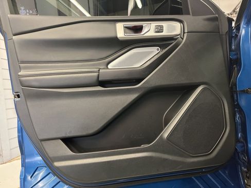 Used 2020 Ford Explorer ST w/ ST Street Pack image 9