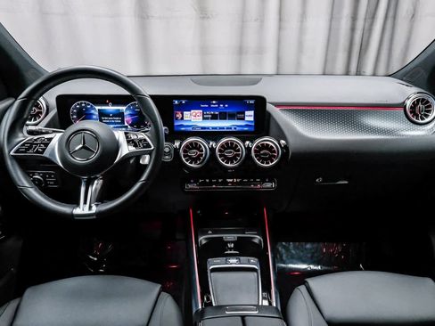 Used 2025 Mercedes-Benz GLA 250 image 13