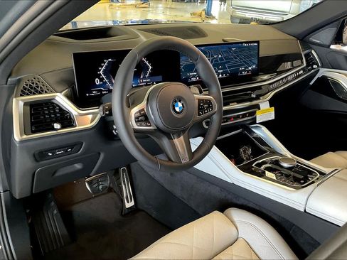 New 2026 BMW X6 xDrive40i w/ Climate Comfort Package image 8