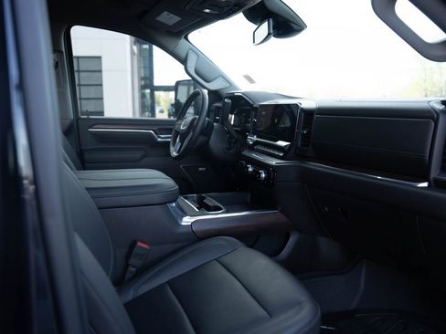 Used 2025 GMC Sierra 3500 SLT w/ SLT Premium Package image 14