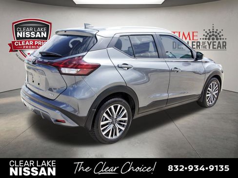 Used 2023 Nissan Kicks SV FWD image 7