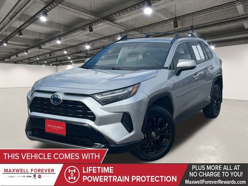 Used 2024 Toyota RAV4 SE image 1