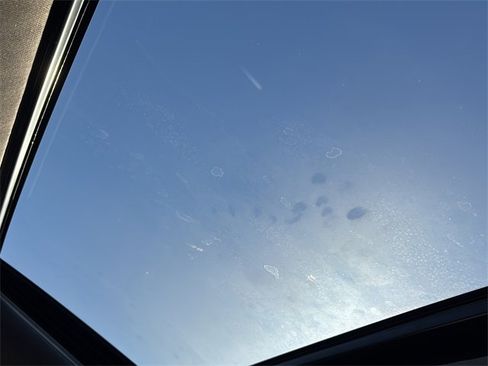 Used 2019 Toyota Highlander XLE image 26