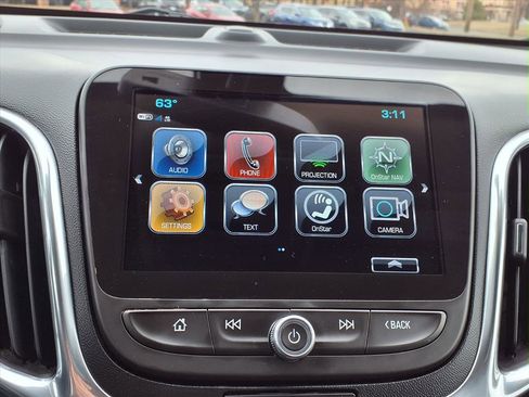 Used 2018 Chevrolet Equinox Premier image 4