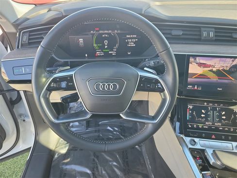 Used 2021 Audi e-tron Premium Plus w/ Premium Plus Package image 21