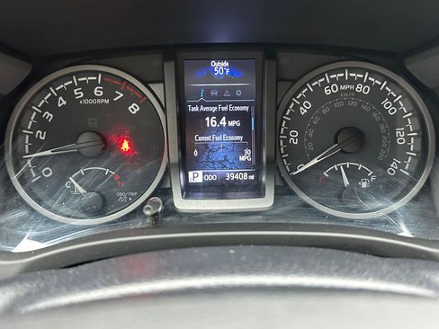 Used 2021 Toyota Tacoma TRD Off-Road image 21