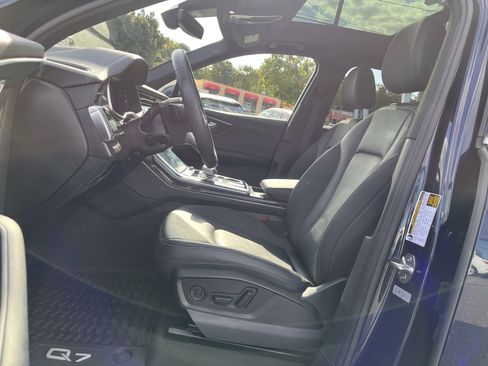 Certified 2025 Audi Q7 3.0T Premium AWD/4WD image 6