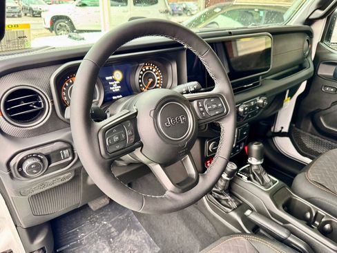 New 2026 Jeep Gladiator Mojave AWD/4WD image 10