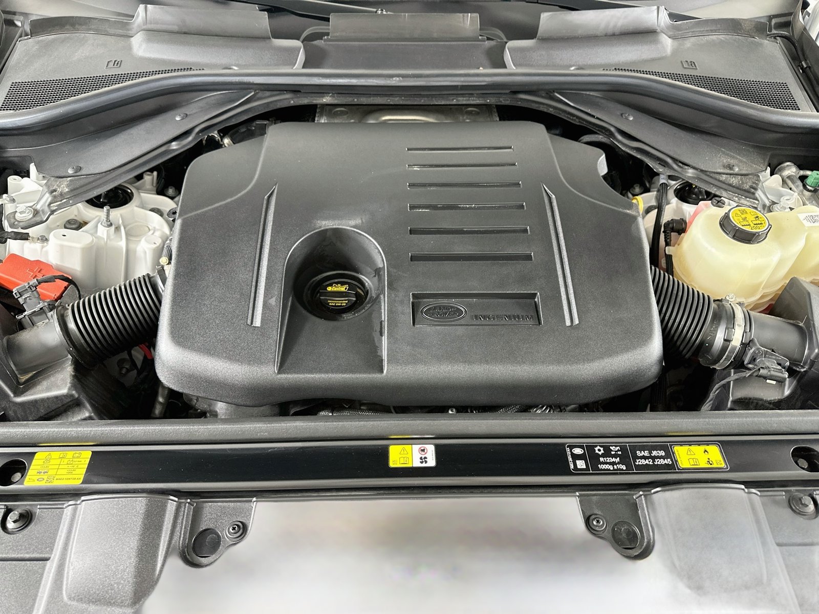 Used 2025 Land Rover Range Rover SE AWD/4WD image 33