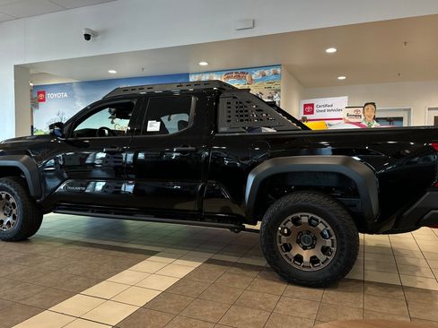 New 2025 Toyota Tacoma Trailhunter image 7