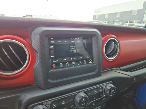 Used 2021 Jeep Wrangler Unlimited Rubicon w/ Cold Weather Group image 24