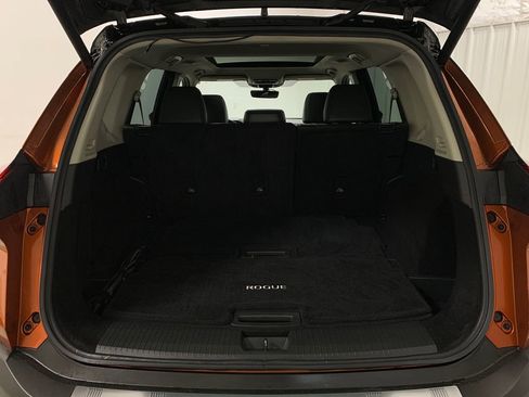 Used 2022 Nissan Rogue Platinum w/ Head-Up Display Package image 22