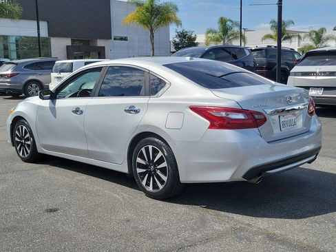 Used 2018 Nissan Altima 2.5 SV FWD image 6