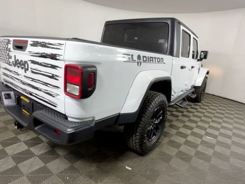 Used 2022 Jeep Gladiator Sport AWD/4WD image 5