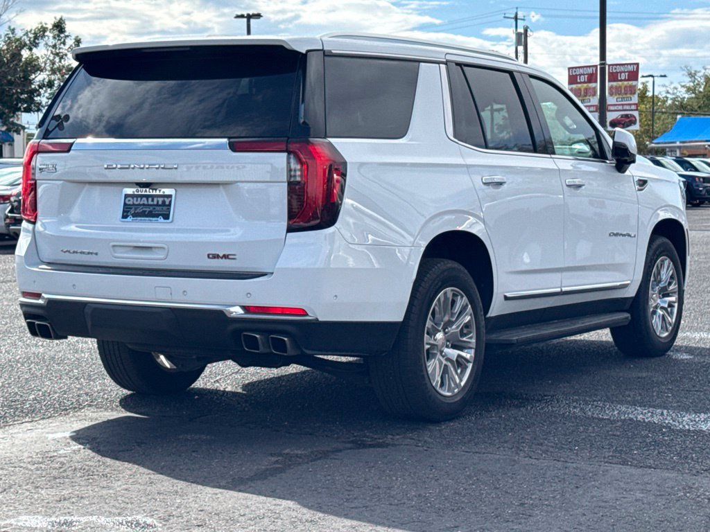 Used 2025 GMC Yukon Denali AWD/4WD image 8