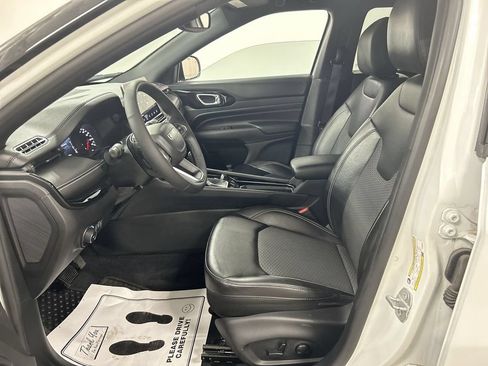 Used 2023 Jeep Compass Latitude w/ Convenience Group AWD/4WD image 9