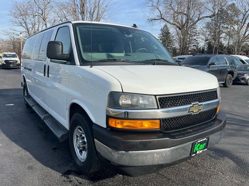 Used 2019 Chevrolet Express 3500 LT w/ LT Preferred Equipment Group RWD image 4