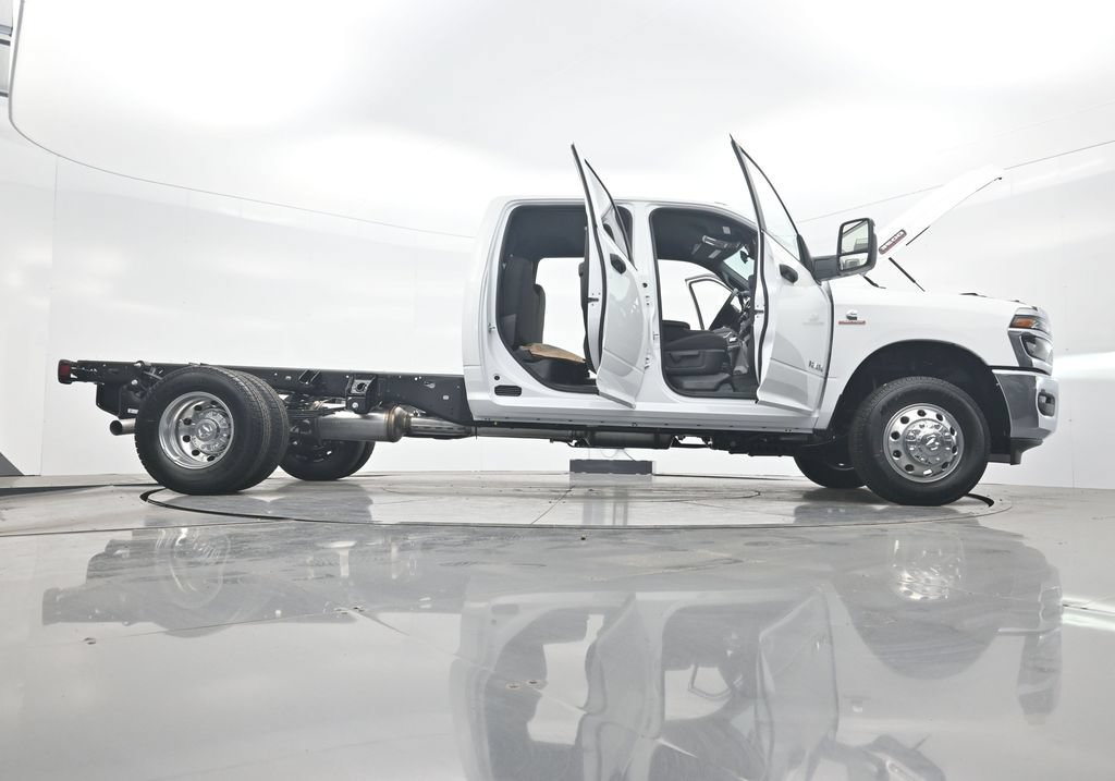 New 2026 RAM 3500 Big Horn AWD/4WD image 48