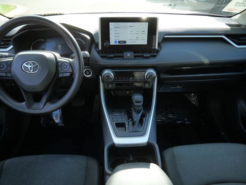Certified 2025 Toyota RAV4 XLE AWD/4WD image 11