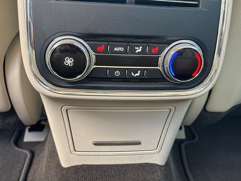 Used 2019 Lincoln Continental Reserve FWD image 13