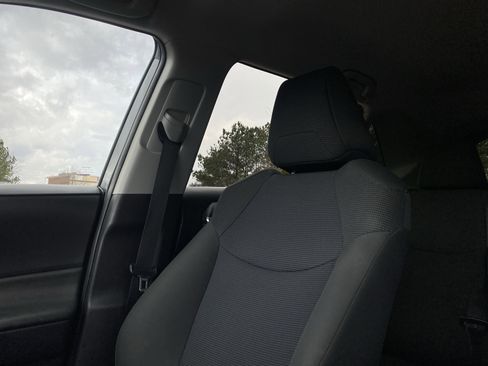 Used 2019 Toyota RAV4 LE image 67