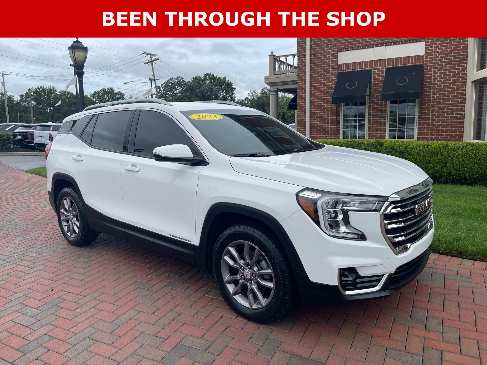Used 2023 GMC Terrain SLT AWD/4WD image 5
