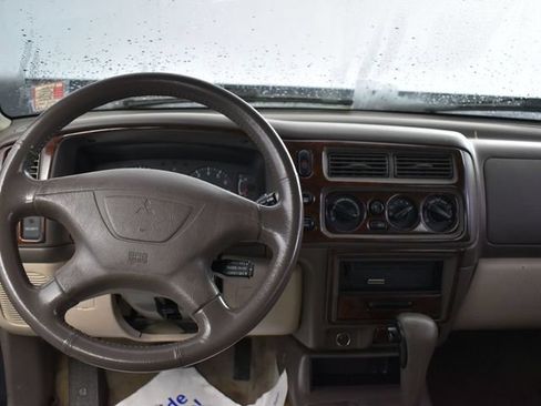 Used 2001 Mitsubishi Montero Sport XLS AWD/4WD image 8