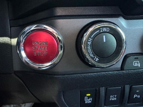 Used 2020 Toyota Tacoma TRD Sport w/ TRD Premium Sport Package AWD/4WD image 17