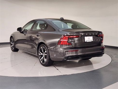 Used 2024 Volvo S60 B5 Core image 6