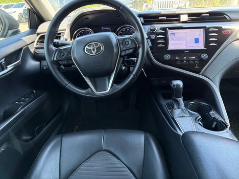 Used 2020 Toyota Camry SE FWD image 2