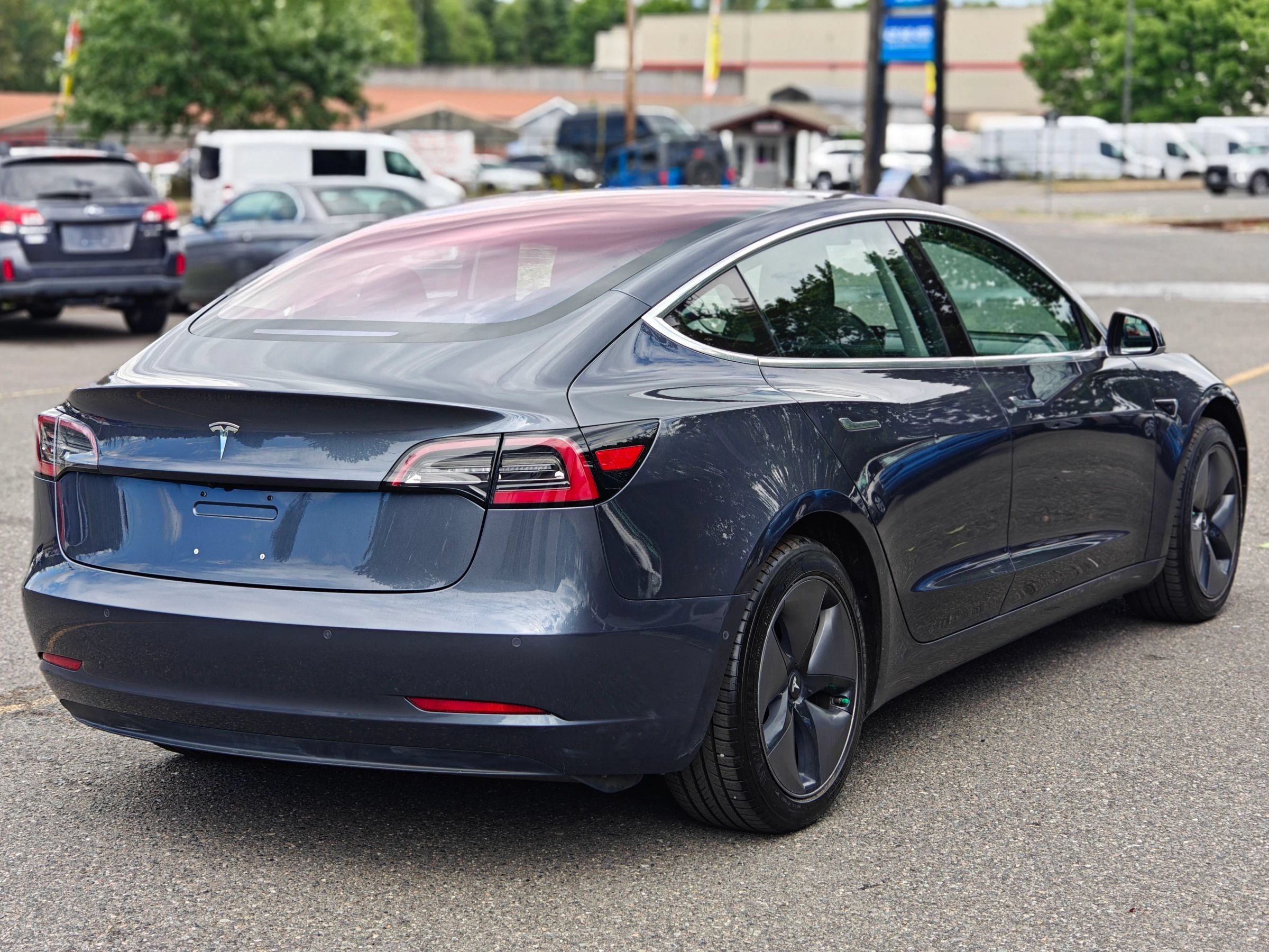 Used 2018 Tesla Model 3 Long Range RWD image 15