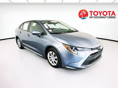 Certified 2025 Toyota Corolla LE FWD image 1