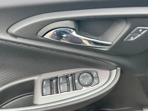 Used 2023 Chevrolet Malibu LT image 8