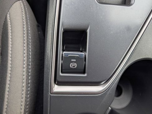 Certified 2025 Subaru Impreza 2.0i image 32