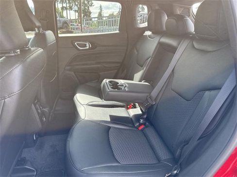 New 2025 Jeep Compass Latitude w/ Altitude Special Edition image 19