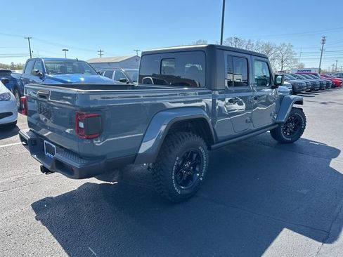 Used 2024 Jeep Gladiator Sport AWD/4WD image 4