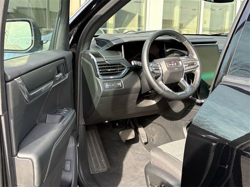 Used 2025 GMC Acadia Elevation image 6