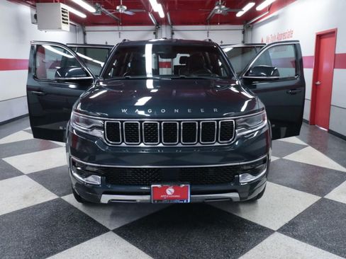 Used 2022 Jeep Wagoneer Series III w/ Premium Group I AWD/4WD image 31